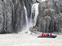 Alkefjellet, Zodiac cruise © Geert Kroes - Oceanwide Expeditions.jpg_Geert Kroes