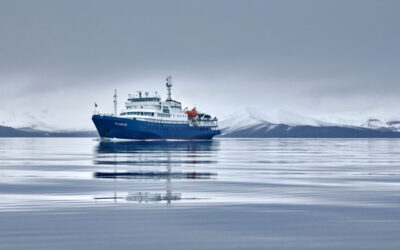 Deception Island; Antarctica; Plancius © Mike Louagie-Oceanwide Expeditions (2).jpg_Mike Louagie