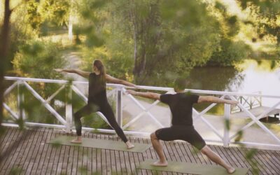 Lake-House_Daylesford_Yoga-by-the-Lake