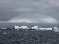 Optical effect at Detaille Island © Frank Wellens - Oceanwide Expeditions.jpg_Frank Wellens