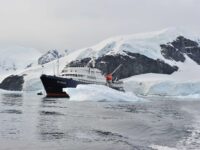 Plancius at Paradise Harbour_Robert van Poppelen