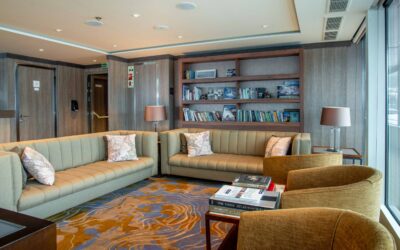 Quark Expeditions_World Explorer_Observation Lounge (4)