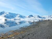 Snowshoe hike, Spitsbergen, Arctic Spring © Oceanwide Expeditions, Philipp Schaudy_Philipp Schaudy