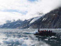 Zodiac cruising, Svalbard © Geert Kroes - Oceanwide Expeditions.jpg_Geert Kroes